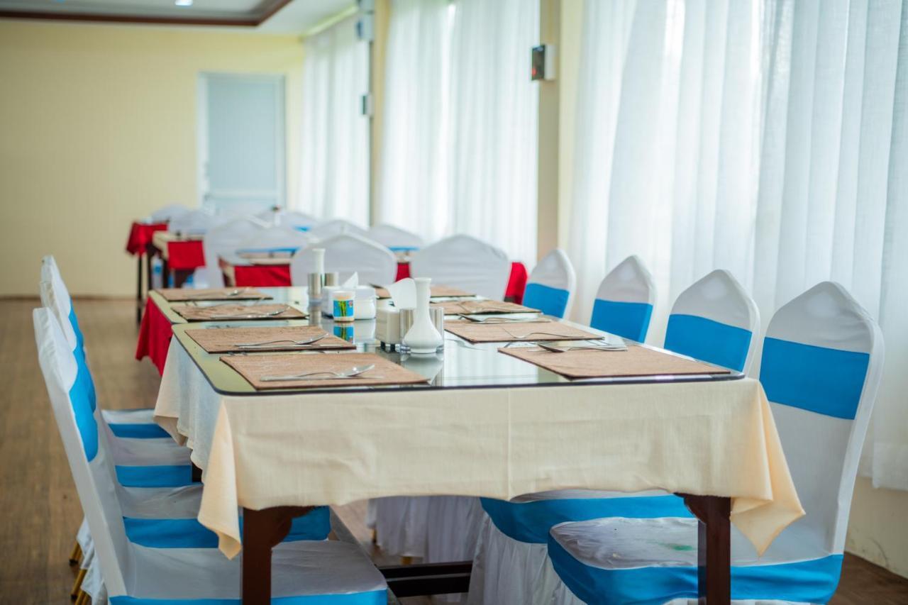 Quick 20 Riverside Hotel Amlekhganj Екстер'єр фото